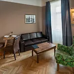 Old Town - Michalska 4* פראג