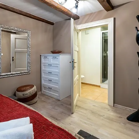 Old Town - Michalska Apartment