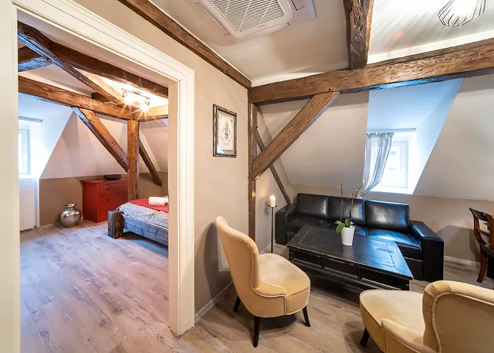 Apartment Old Town - Michalska 4*