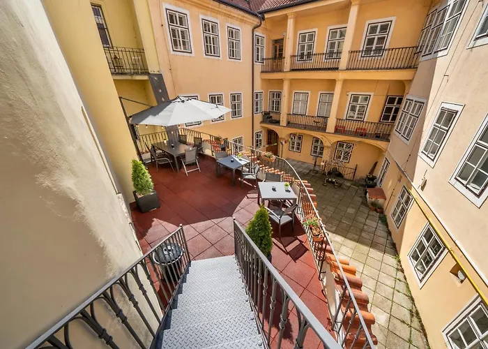 Old Town - Michalska Apartment 4*