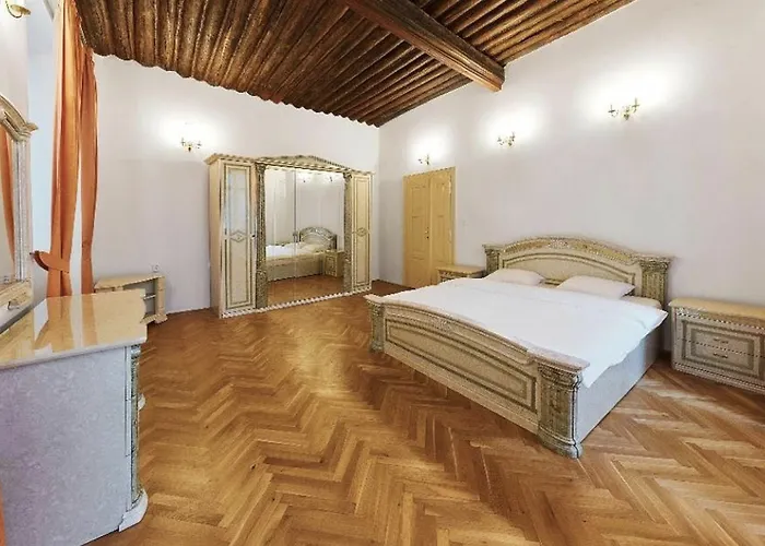 Old Town - Michalska Апартаменты 4*